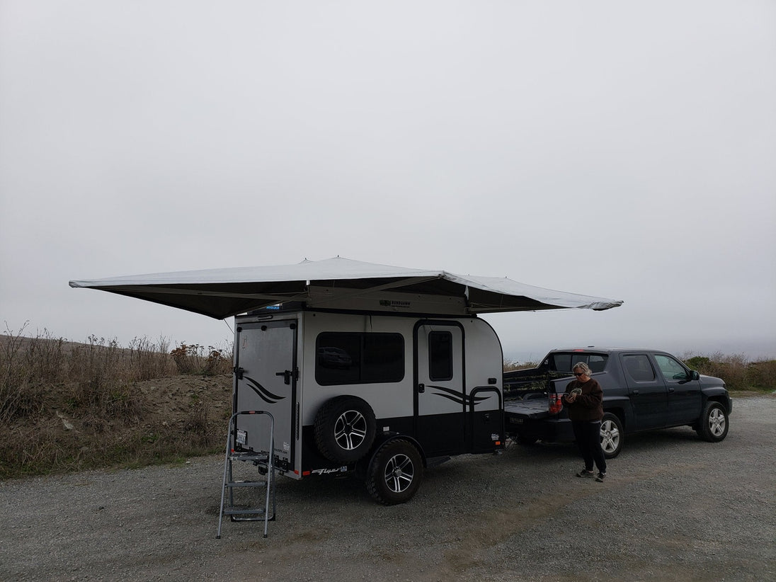 BunduAwn 360 awning rear coverage on NOBO trailer